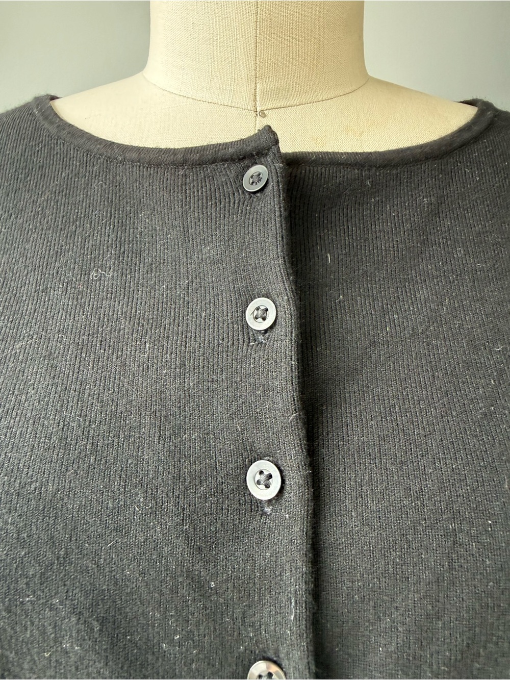 Aritzia Sunday Best Black Cropped Button Cardigan - Picture 3 of 5